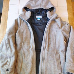Tan Columbia Women's Coat Size Small